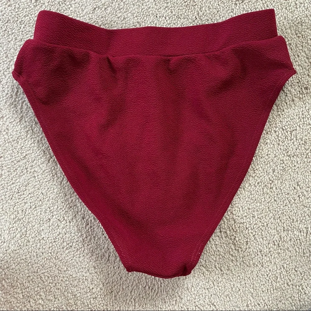 Burgundy bikini - Picture 7 of 13